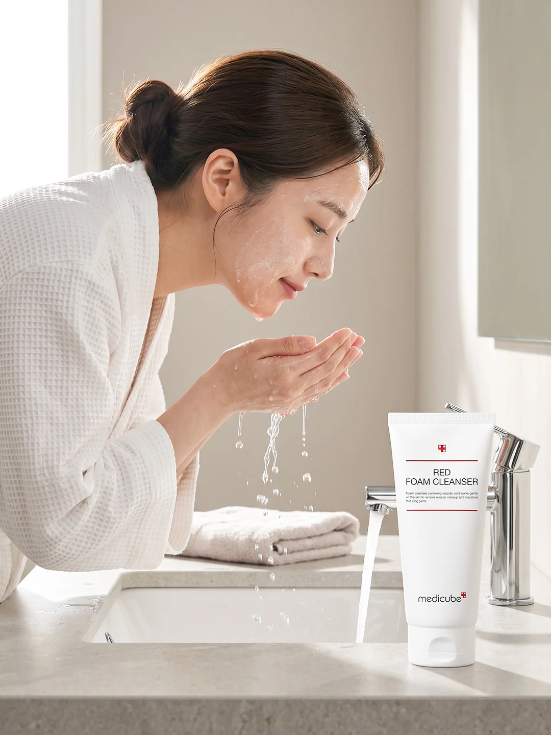 Medicube Red Foam Cleanser - Image 8